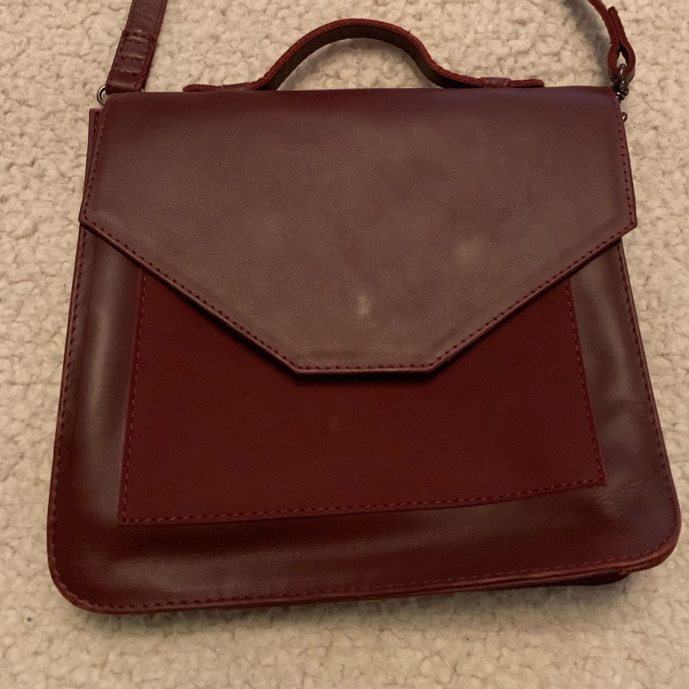 Fashionable leather cross body bag